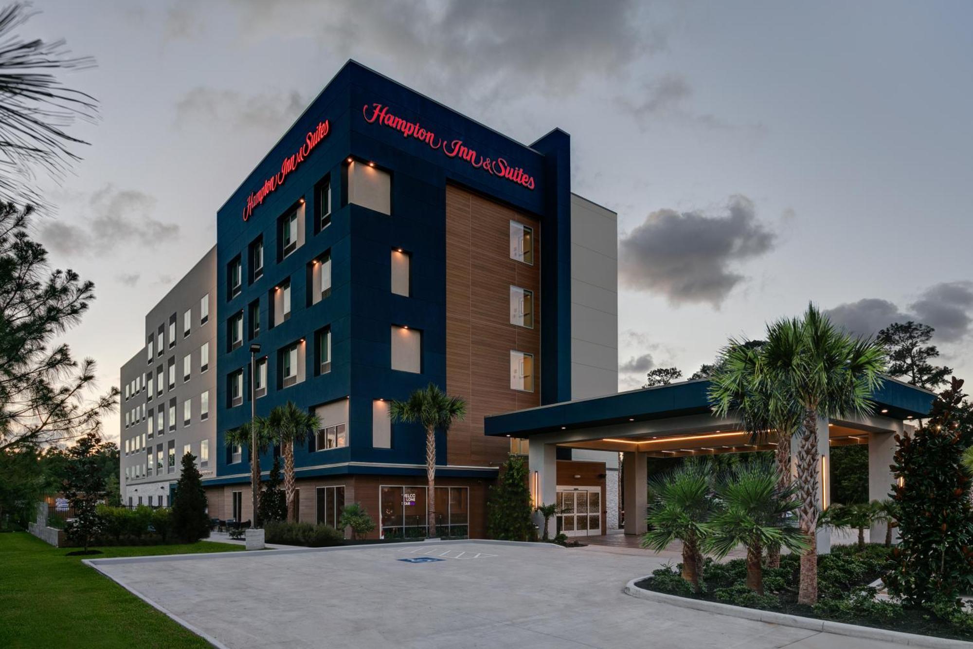 Hampton & By Hilton Shenandoah The Woodlands