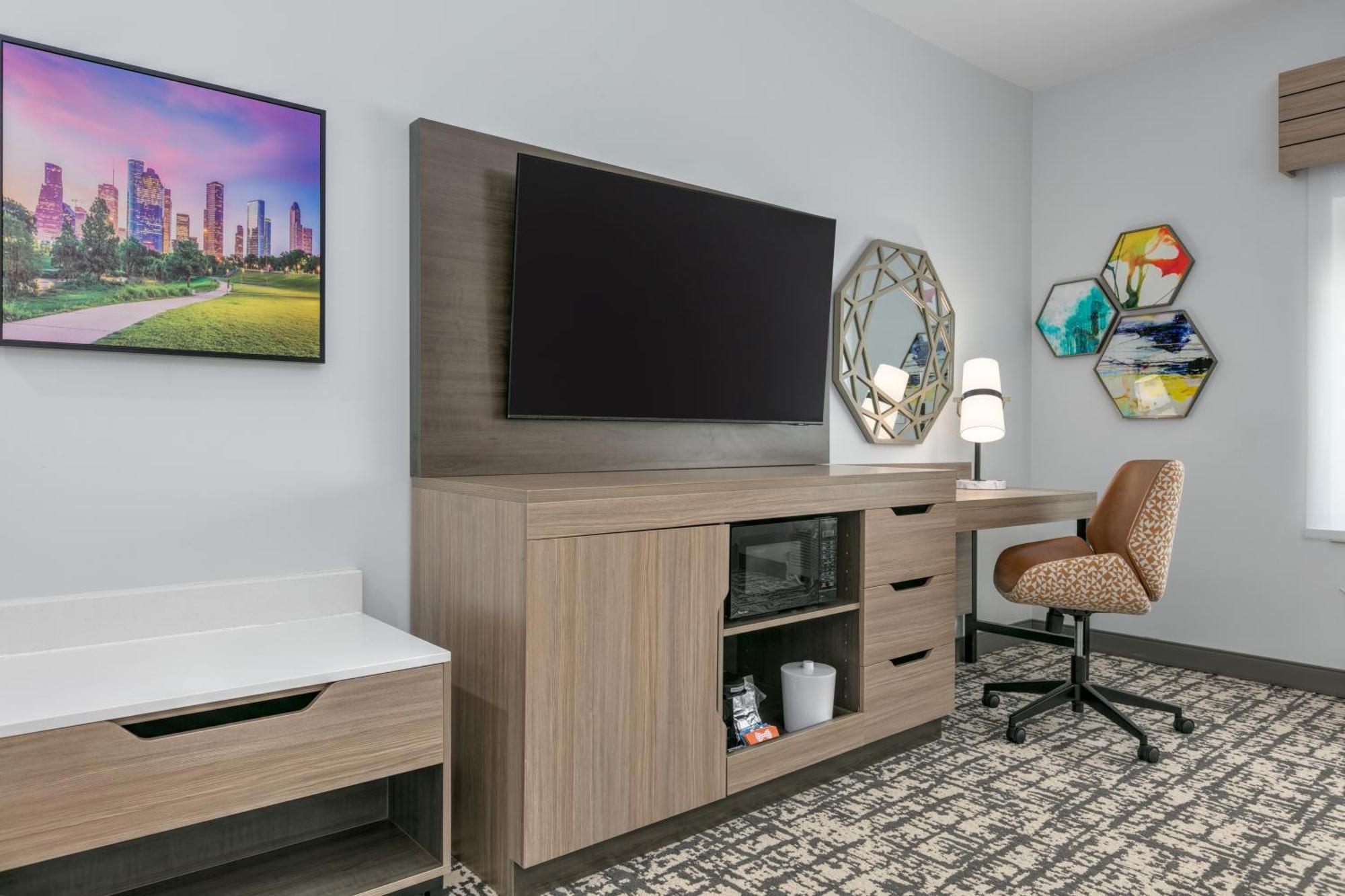 Hampton & By Hilton Shenandoah Hotel The Woodlands