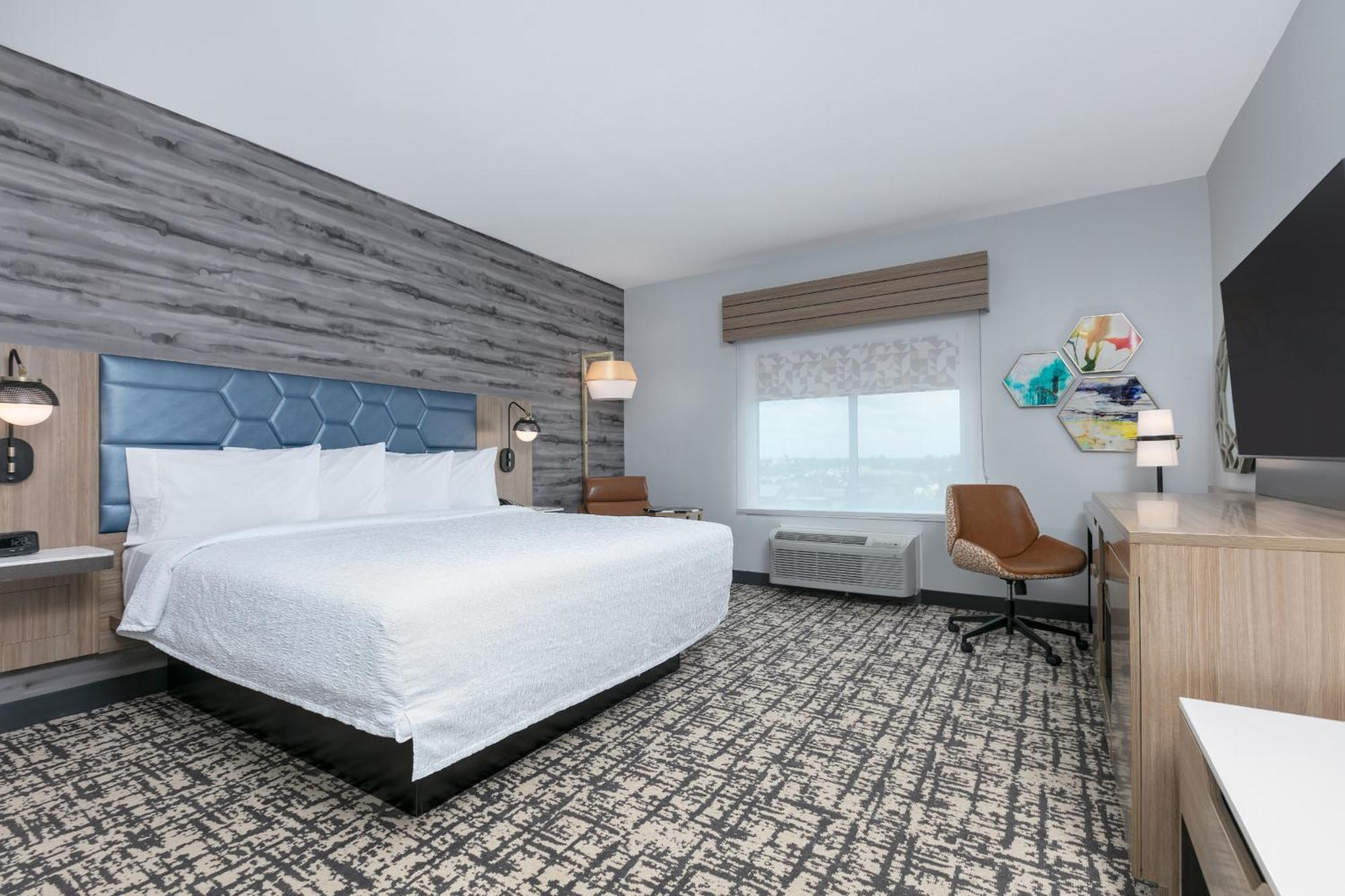 Hotel Hampton & By Hilton Shenandoah