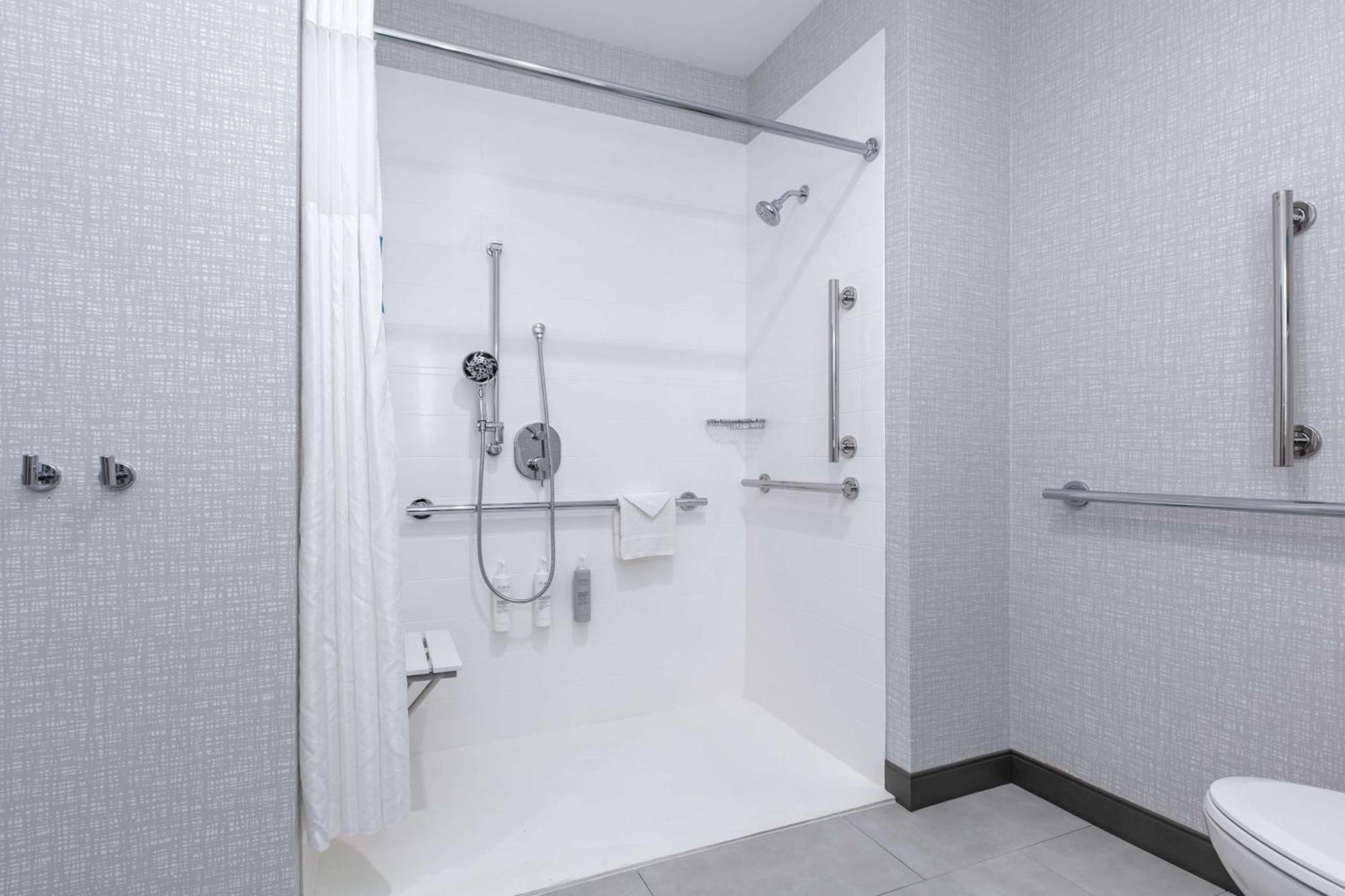 Hotel Hampton & By Hilton Shenandoah 3*