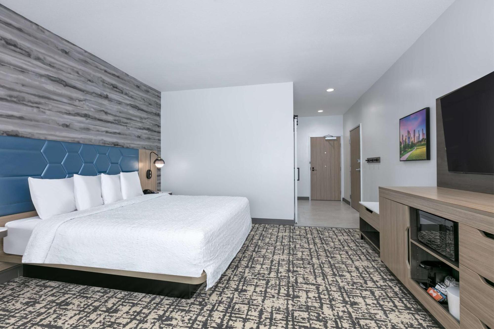 Hampton & By Hilton Shenandoah Hotel The Woodlands