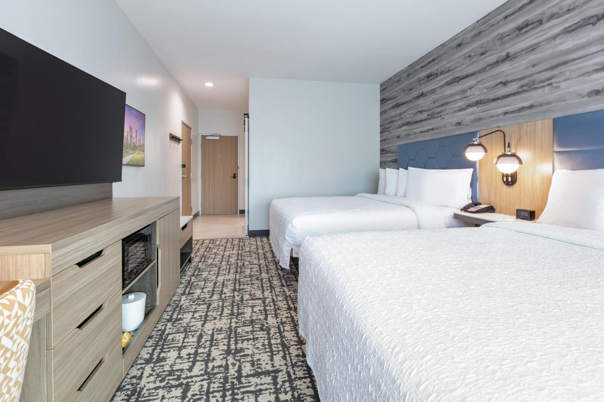 Hampton & By Hilton Shenandoah Hotel 3*