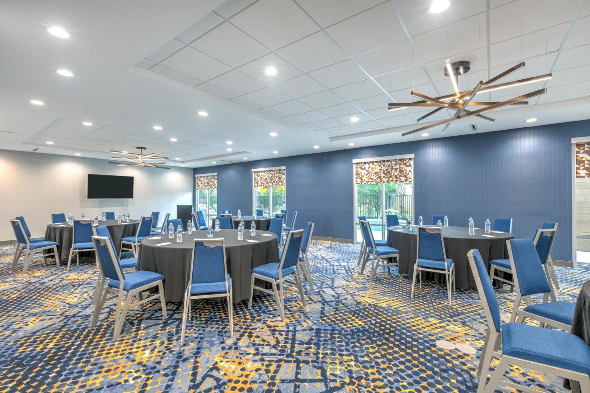 Hotel Hampton & By Hilton Shenandoah 3*